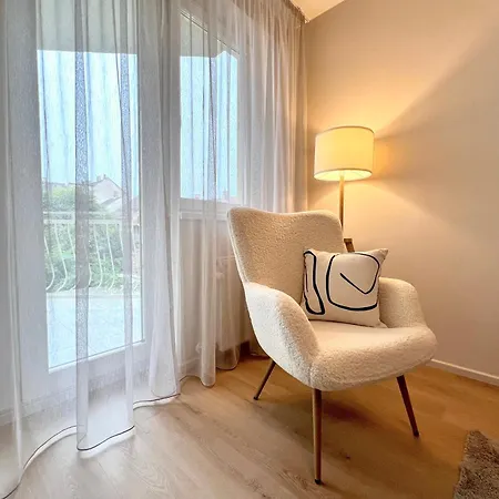 Apartment Marla *